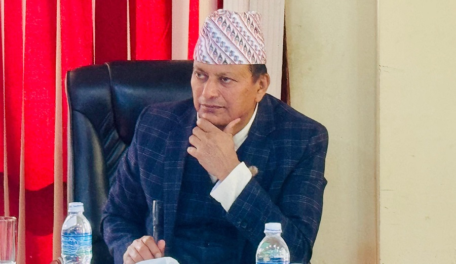 केपी ओलीले जोगाउन खोजेका भूमि व्यवस्थामन्त्री अधिकारीले ३२ लाख घुस लिएको अडियो सार्वजनिक