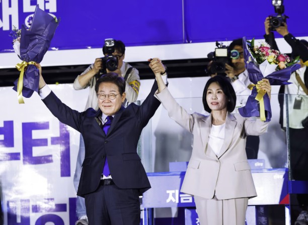 दक्षिण कोरियामा ली जे-म्युङ नयाँ राष्ट्रपति, जापानी प्रधानमन्त्रीले दिए बधाई