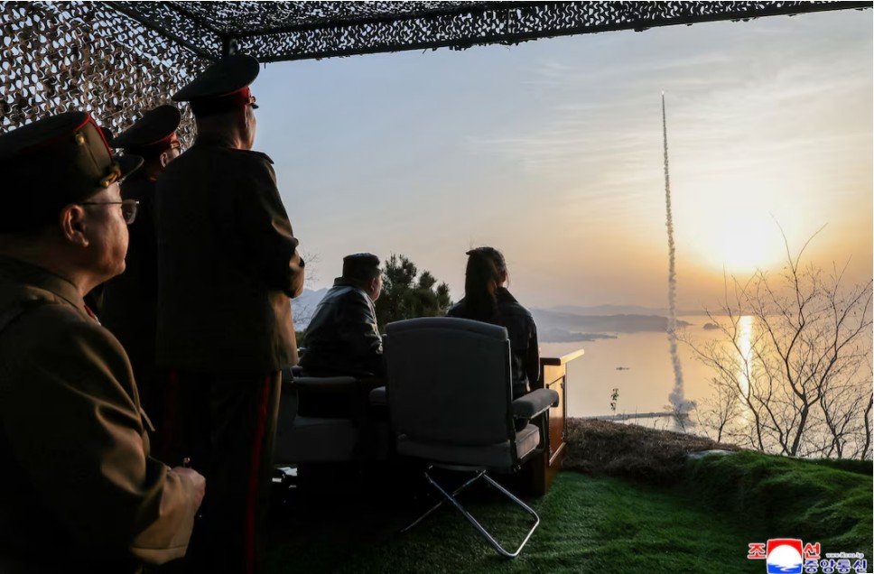 उत्तर कोरियाद्वारा ‘उच्च–सटीक’ ब्यालिस्टिक मिसाइल परीक्षण, क्षेत्रीय तनाव चुलियो