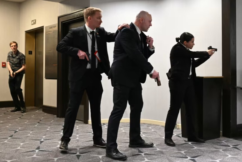 अमेरिकी राष्ट्रपति सहित विशिष्ट व्यक्तिहरुको रात्रिभोजमा बिस्फोट, विस्तृत जानकारी आउँदै