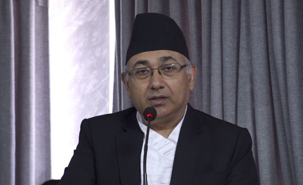 केपी ओलीले महान्यायाधिवक्ता हुँदै न्यायाधिश बनाएका सर्वोच्च अदालतका न्यायाधीश हरि फुयालको बिचौलियासँग मिलेमतो !