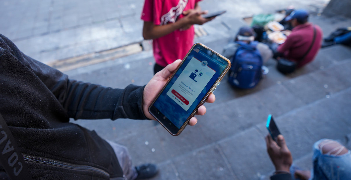 अमेरिकाद्धारा ९ लाख आप्रवासीलाई तुरुन्तै देश छोड्न आदेश